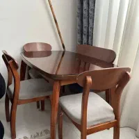 میز‌ نهار خوری ۵ نفره