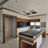 آپارتمان سه طرف نور۱۶۴متر خ رباط سوم