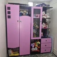 کمد و ویترین کودک در حد نو