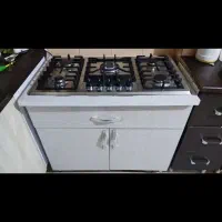 اجاق گاز صفحه ای و کابینت زیر گاز