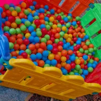 پارک کودک ،توپ،میزوصندلی اسکوتر،عروسک،حلقه ورزشی