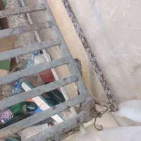 تخت اهنی