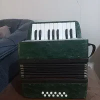 آکاردئون کاملا سالم|پیانو، کیبورد، آکاردئون|نسیم‌شهر, |دیوار