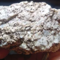 این سنگ فروشی هست