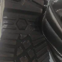 کفش کار نو|کیف، کفش، کمربند|صومعه‌سرا, |دیوار