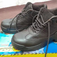 کفش کار برند بهشتیان