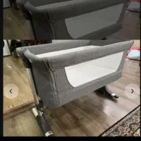 تخت کنار مادر