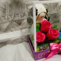 باکس گل ولوازم دخترونه برای روزدختر قیمت استثنایی