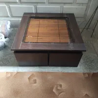 تابلو  ، میز ، صندلی  و گل