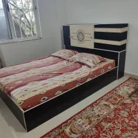 تخت دو نفره همراه با تشک