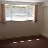 گاراژ برا ماشین و انباری واقع در خیابان عباس