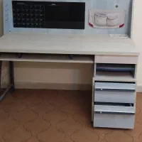 میز تحریر نوجوان