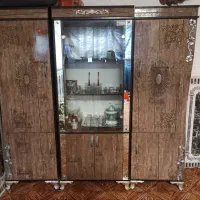 کمدچوبی سه‌تکه‌پایه‌دار