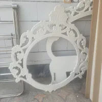 تخت دو نفره به همراه  پاتختی و میز