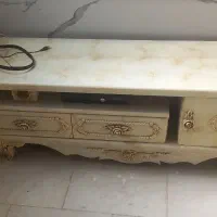 میز تلویزیون است فروشی است