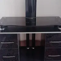 میز تلویزیون محکم و بادوام