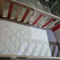 تخت کودک به همراه تشک درحد نو