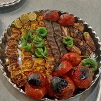 تهیه غذای افشین با پانزده سال سابقه و پیک رایگان