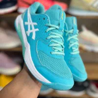 کتونی اورجینال برند asics سایز 39.5