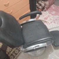 صندلی اریشگری در حد نو|آرایشگاه و سالنهای زیبایی|فولادشهر, A3|دیوار