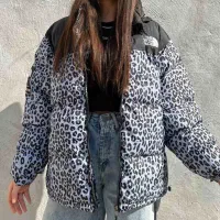 کاپشن|لباس|خواجه, |دیوار