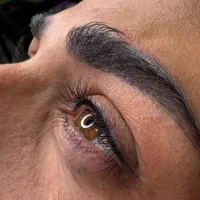 برای تکمیل آلبوم کاری به مدل احتیاج دارم