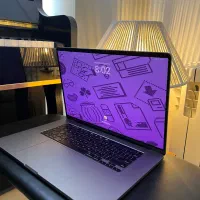 Macbook  2019 16 اینج 4k با رم 32وحافظه1ترا و ۸gpu