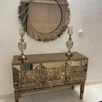 آیینه و کنسول و شمعدون