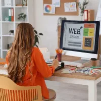 طراح سایت خانم دورکار نیازمندیم