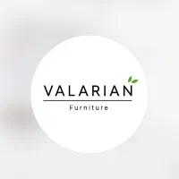 زیر کار صندلی و میز چوبی