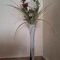 گلدان وگل