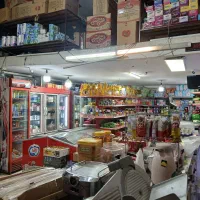 فروشنده خانم سوپر مارکت .شهرک طلایی