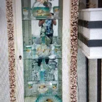 بوفه با وسیله داخلش