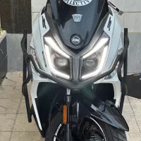 گلکسیj200