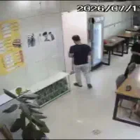 پیک غذا بر پیاده و کمک آشپز