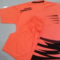 لباس ورزشی به همراه کفش ورزشی