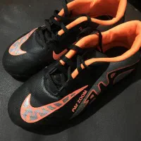 کفش چمن فوتبال کاملا نو