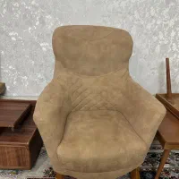 مبل هفت نفره  تمیز و مرتب|مبلمان خانگی و میز عسلی|زرقان, |دیوار