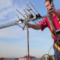 نصاب براکت و آنتن تلویزیون