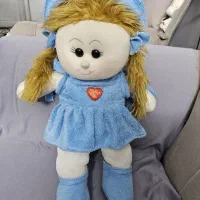 عروسک قشنگ من آبی پوشیده