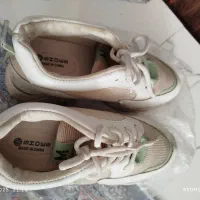 کتونی سفید و پاشنه‌دار|کیف، کفش، کمربند|شازند, |دیوار