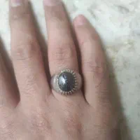انگشتر نقره با نگین حدید