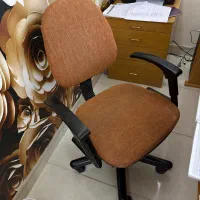 صندلی کامپیوتر در حد نو