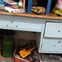 میز فلزی بزرگ