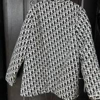 کاپشن|لباس|کاشمر, |دیوار