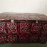 صندوق لباس قدیمی