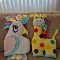 عروسک بغل تخت