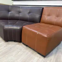 مبل چرم ۳نفره تمیز و سبک