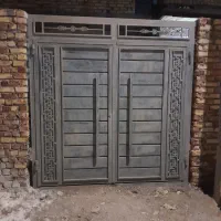 درب حیاط بزرگ
