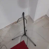 پایه نگهدارنده ی گیتار